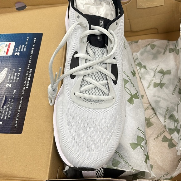Under Armour UA HOVR Sonic 5 Men’s Running Shoe. Size 12 - Picture 3 of 4